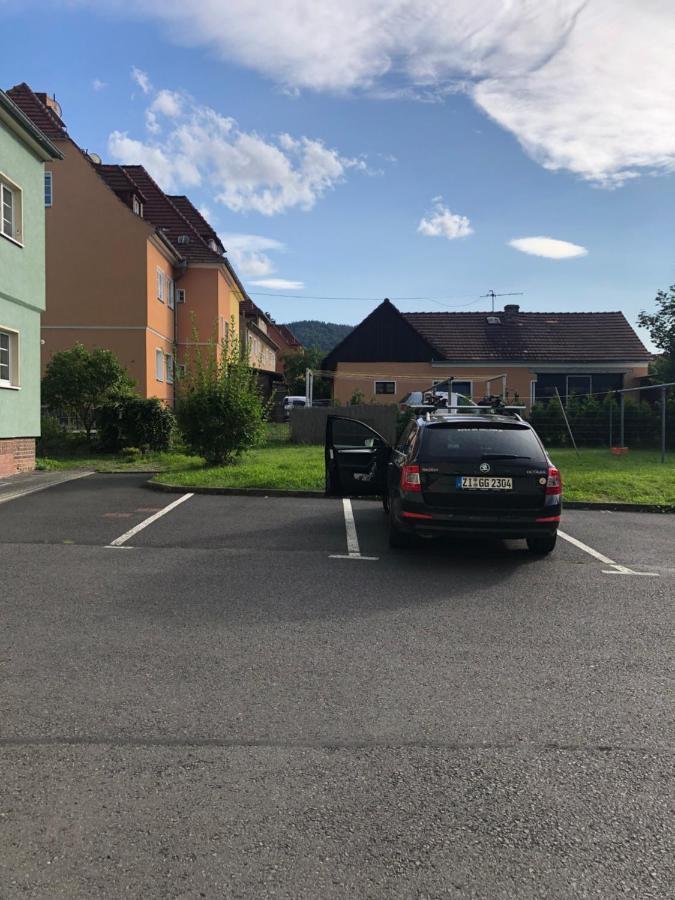 Ferienwohnung 60Er Jahre Design Apartment - 65Qm Fewo Im Zittauer Gebirge - Familienfreundliche Unterkunft Am Bergfuss Zum Toepfer Olbersdorf エクステリア 写真